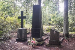 Pētera Kalniņa ģimenes kapi