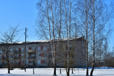 Daudzdzīvokļu mājas Salā