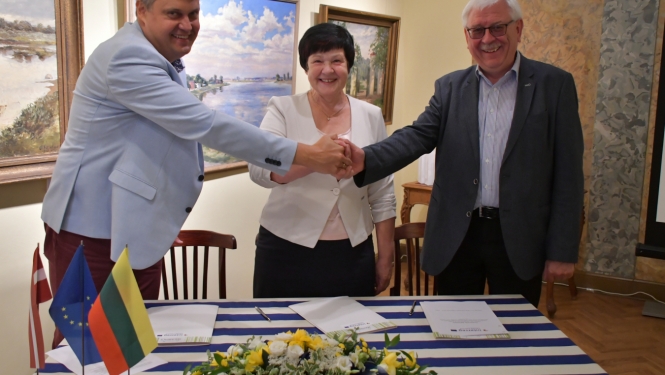 Partnerības līguma parakstīšana