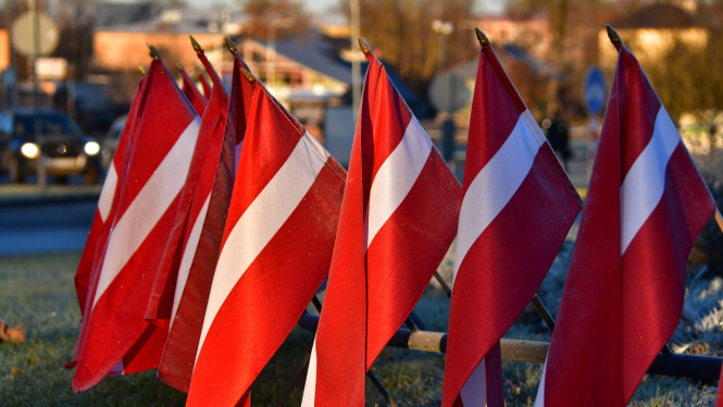 Latvijas karogi