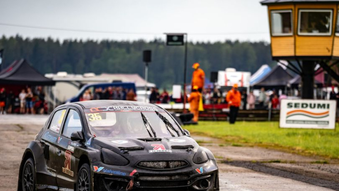Rallijkrosa auto