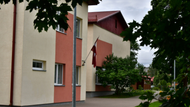 Apstiprina grozījumus noteikumos par pirmsskolas vecuma bērnu reģistrāciju uzņemšanas un atskaitīšanas kārtību Jēkabpils pilsētas pašvaldības pirmsskolas izglītības iestādēs