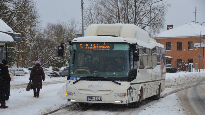 Autobuss uz ceļa