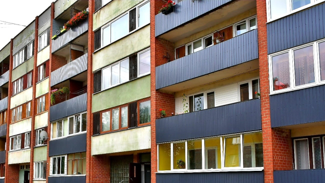 daudzstāvu ēka