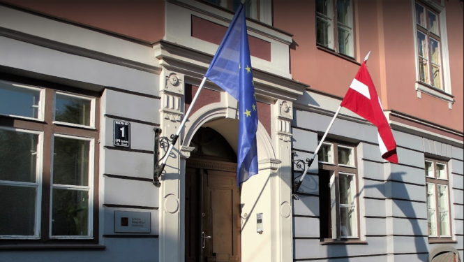 LPS ēkas fasāde