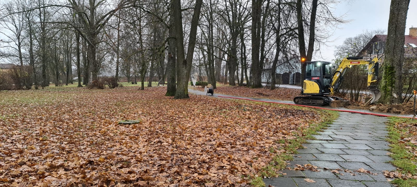 Uzsākti Strūves parka labiekārtojuma pārbūves darbi