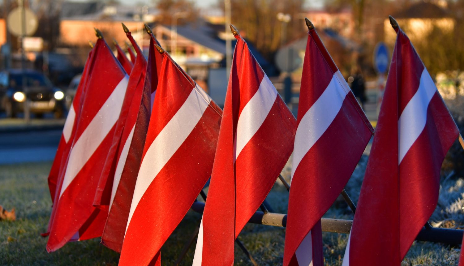 Latvijas karogi