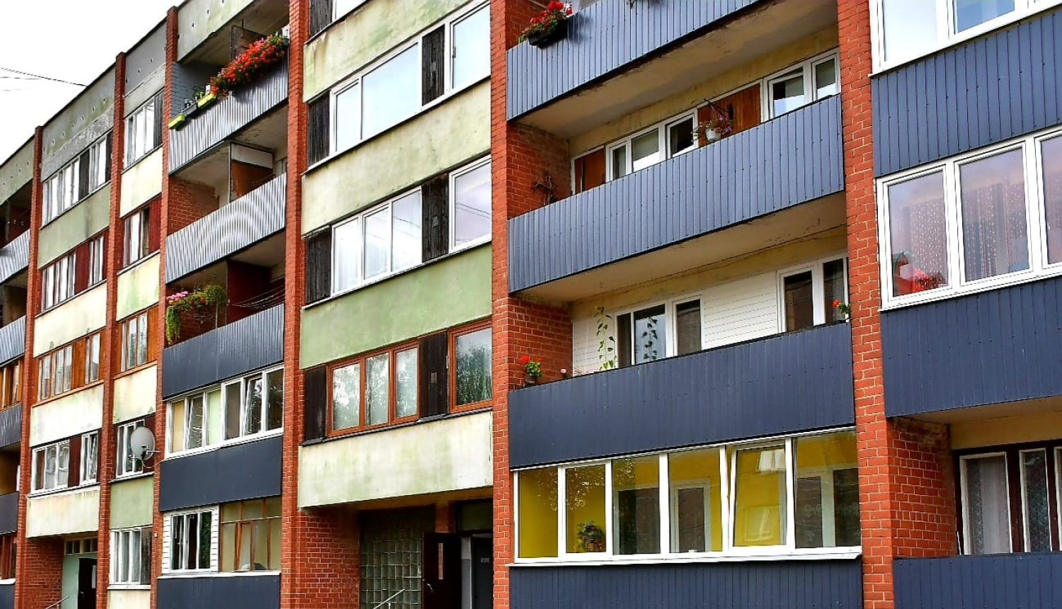 daudzstāvu ēka