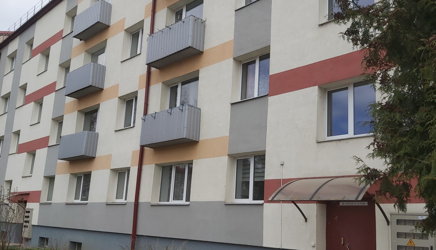 Daudzdzīvokļu ēka Jēkabpilī