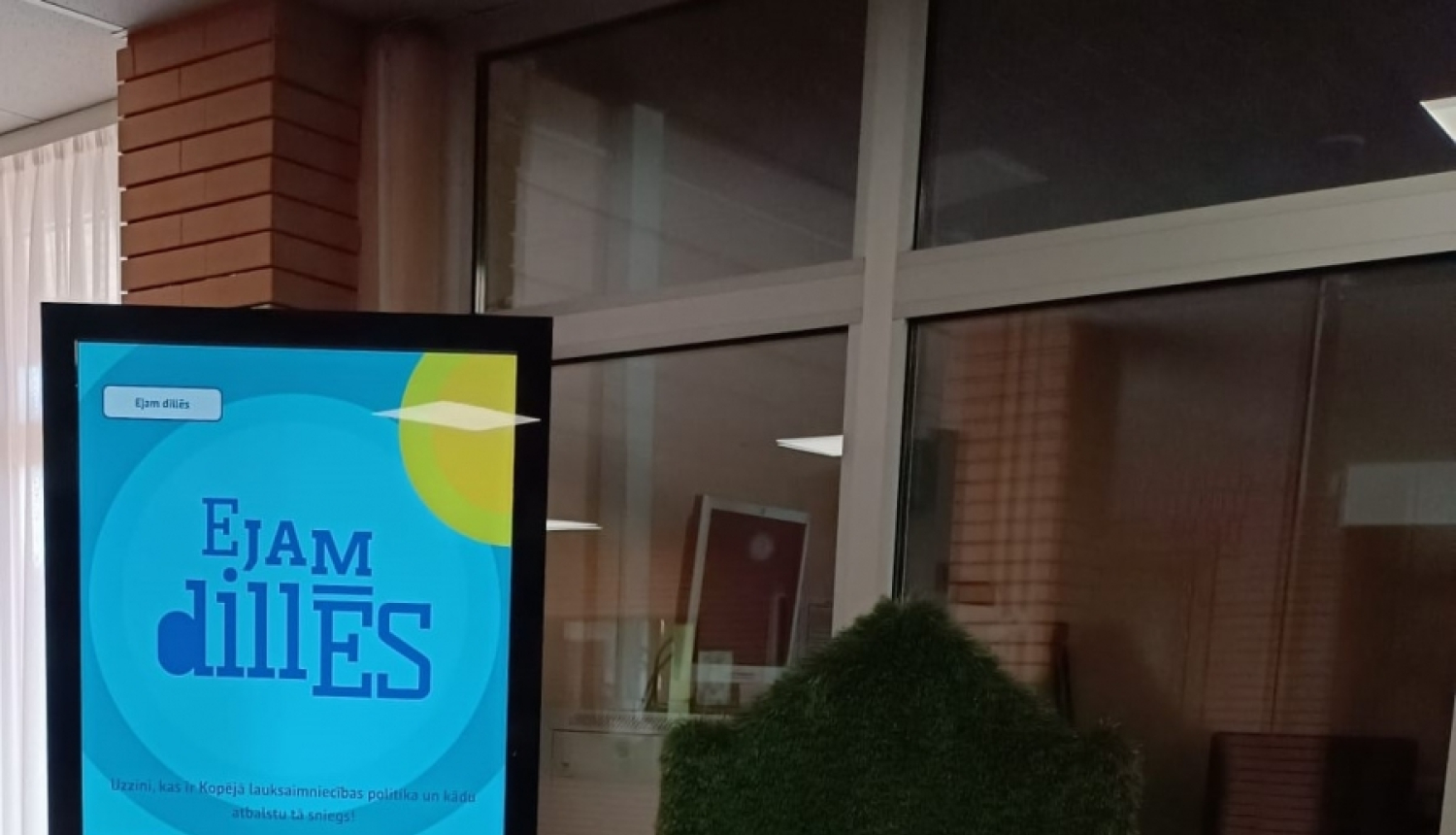 informatīvais plakāts
