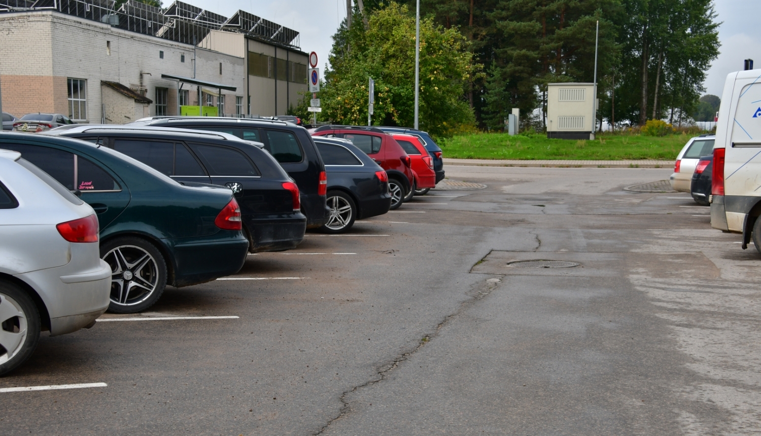Laukums pie Jēkabpils slimnīcas