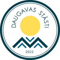 Daugavas stāstu logo - Aplī dzeltena saule virs zigzaga formas viļņiem