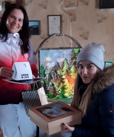 Vēstules un dāvanas tiek skaisti iesaiņotas un sagatavotas ceļam