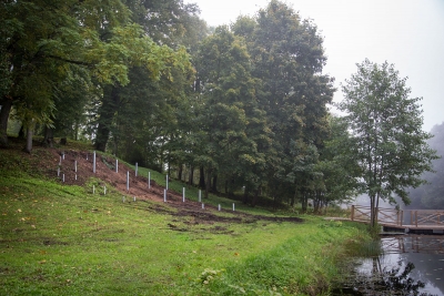 Zasas muižas parkā top skatu platforma