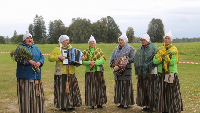 Folkloras kopa "Dignōjīši"