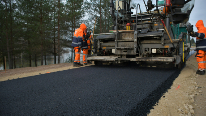 A.Kraps ar medijiem apseko Aldaunas ielas atjaunošanas darbu norisi