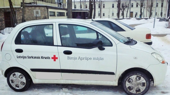 Aprūpe mājās automašīna