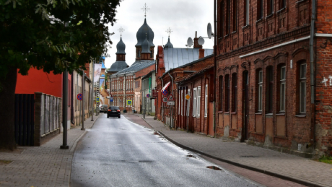 Pašvaldība līdz 30.septembrim aicina Brīvības ielas posma un tai piegulošo ielu ēku īpašniekus iesniegt pieteikumus par ēku fasāžu atjaunošanu