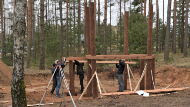 Jēkabpils Mežaparkā top "Lūša māja"