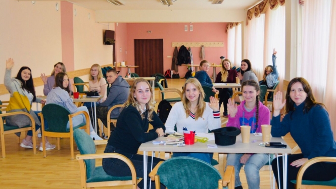 Jaunieši radošajās grupāsd