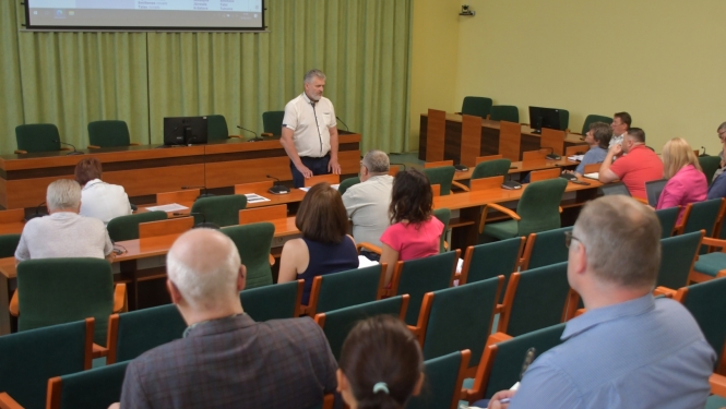 tiekas ar skolu direktoriem