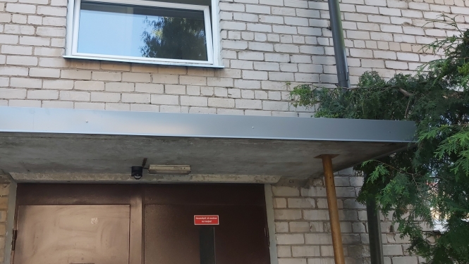 Pēc ēkas jumtiņa remonta 