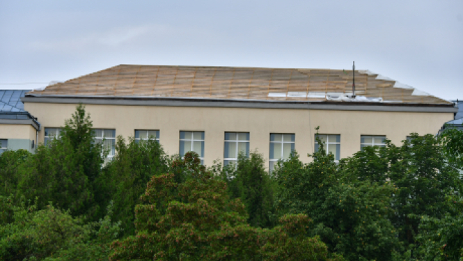 Turpinās Jēkabpils 3.vidusskolas jumta remonts