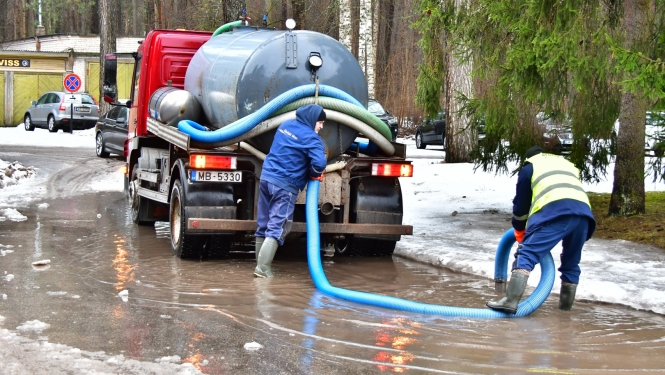 Ūdens atsūknēšana