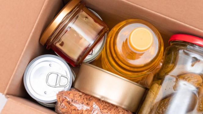 Konservi, burciņas ar ēdienu_ ilustratīvs attēls