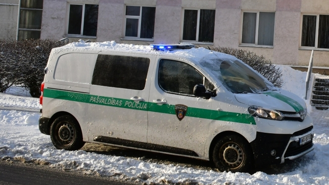 pašvaldības policijas auto
