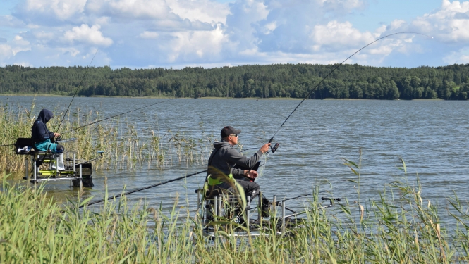 Sacensības fīdermakšķerēšanā Kūku pagasta Baļotes ezerā