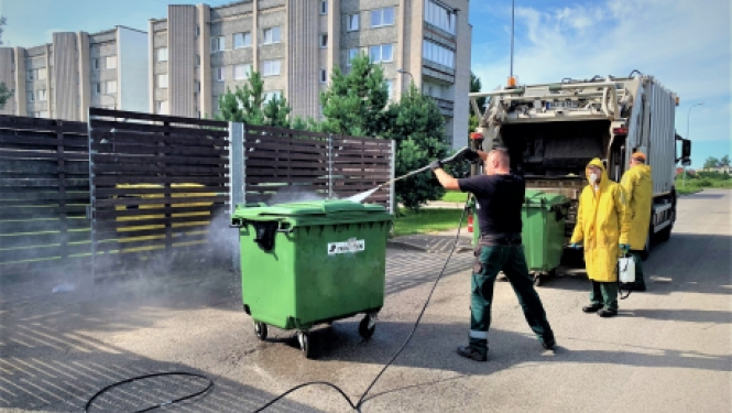 Jēkabpilī tiek veikta konteineru mazgāšana un dezinficēšana