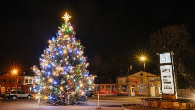 Ziemassvētku egle Jēkabpilī