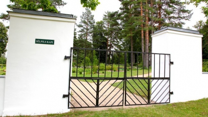Sēlpils kapu vāri