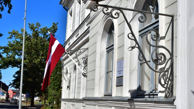 Novada domes ēka Brīvības iela 120