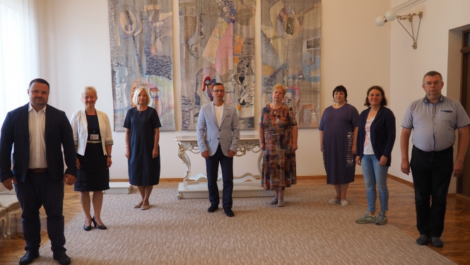 Vadība tiekas ar arodbiedrībām