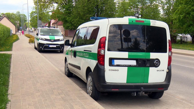 Policijas automašīna