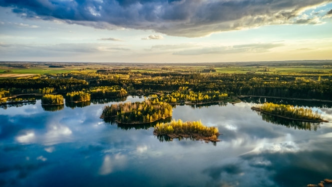 Radžu ūdenskrātuve no putna lidojuma