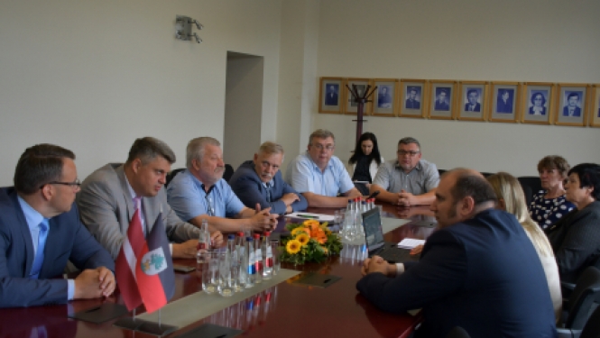 Reģionālajā vizītē pārrunā administratīvi teritoriālās reformas ieviešanas gaitu