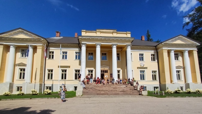 Marinzejas muiža Atašienē