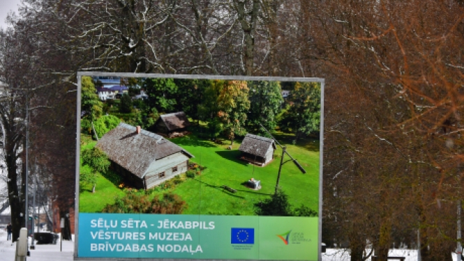 Jēkabpilī uzstādīti pieci lielformāta stendi