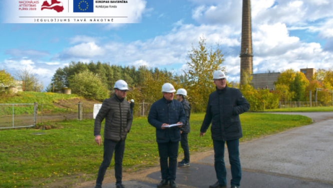 Klātienē iepazīstas ar pabeigtajiem darbiem siltumapgādes projektā Tvaika ielas rajonā