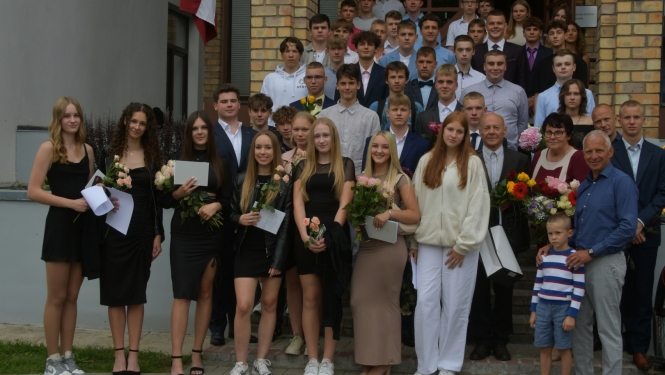 Sporta skolas audzēkņi izlaidumā 2023.gadā