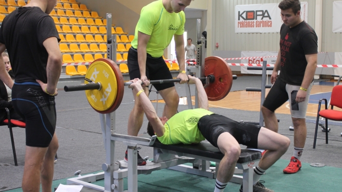 Spiešana guļus - publicitātes foto