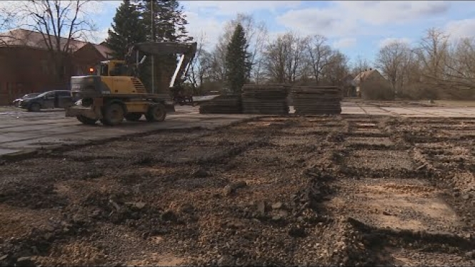 Jēkabpilī uzsāk būvdarbus Oskara Kalpaka laukumā