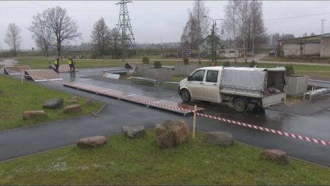 Jēkabpilī uzstāda skeitparka konstrukcijas