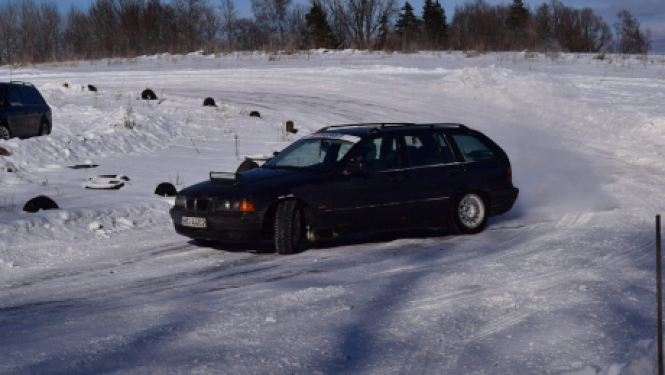 Jēkabpils Mežaparkā atvērta ziemas trase autobraucējiem
