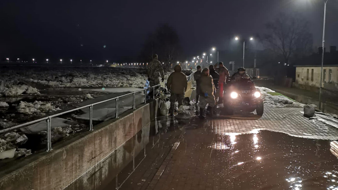 Jēkabpils aizsargdambis naktī