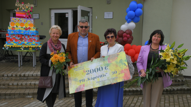 Domes vadība sveic PII "Kāpēcītis"