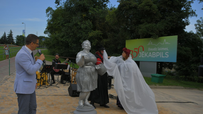 Skulptūras "Labklājība" atklāšana 